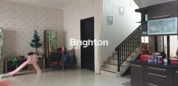 image RUMAH LEBAR 11 PAKUWON CITY SAN DIEGO 2 LANTAI SIAP HUNI (1)