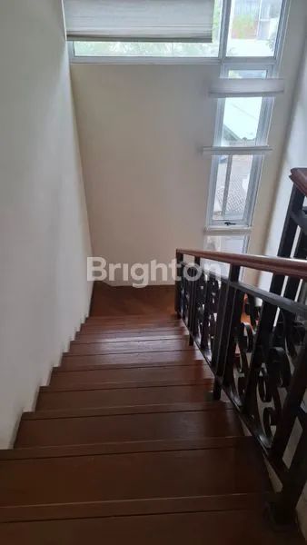 image DIJUAL RUMAH LUAS 2 LANTAI DI GREENWICH PARK LOKASI NEMPEL BSD DAN GADING SERPONG (6)