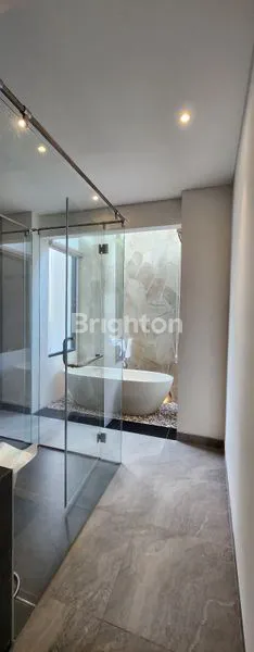 image VILLA MEWAH 3 LANTAI DI UBUD DENGAN PRIVATE POOL, ROOFTOP VIEW SAWAH – DEKAT SEKOLAH INTERNASIONAL & WISATA ALAM (6)