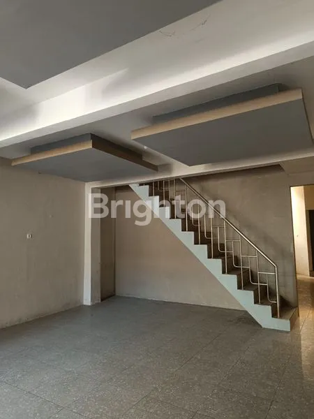 image DISEWAKAN RUMAH RUKO DI JALAN TENGGILIS KAUMAN SAMPING APARTMENT METROPOLIS (4)