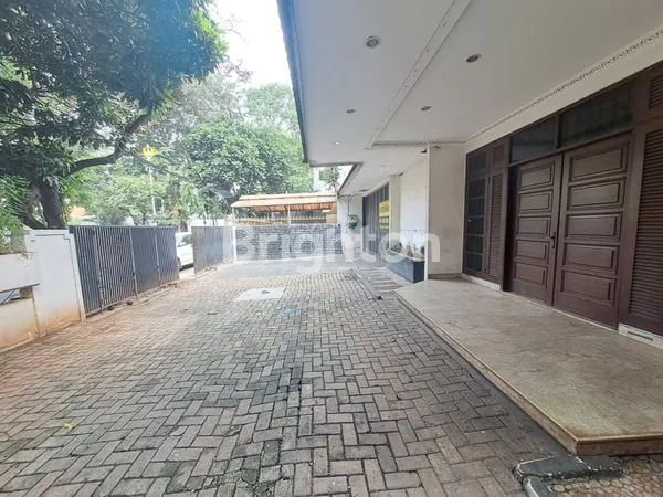 RUMAH USAHA  DEKAT GANDARIA CITY MALL, JAKARTA SELATAN