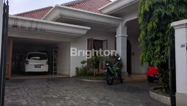 image RUMAH MEWAH DI LEBAK BULUS — ELEGAN, LUAS, DAN PENUH KETENTERAMAN (3)
