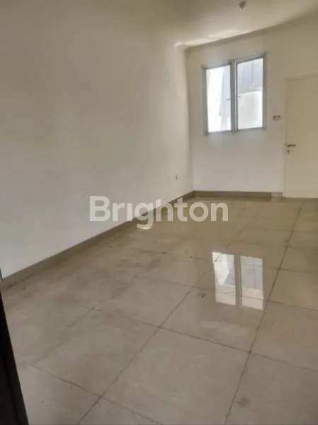 image ROYAL LIVING RUMAH SIAP HUNI DI TANGERANG (2)