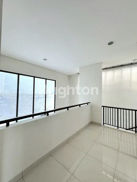 image SUPER SALE THE EMINENT PRESTIGIA (3)