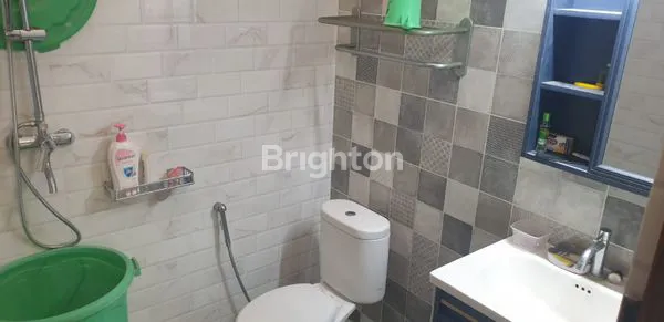 image RUMAH MODERN 2 LANTAI SIAP HUNI DI SEKARDANGAN SIDOARJO (7)