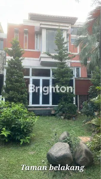 image RUMAH CANTIK DENGAN TAMAN BESAR DI BEKAKANG, GADING PARK VIEW (8)