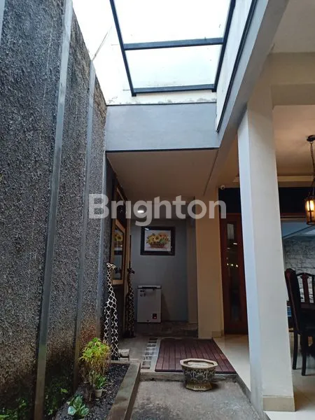 image RUMAH MEWAH , CANTIK , SIAP HUNI DI KEDOYA JAKARTA BARAT. BANGUNAN 2 LANTAI. TURUN HARGA DARI 9,2M JADI 8,8M (MASIH NEGO) (4)