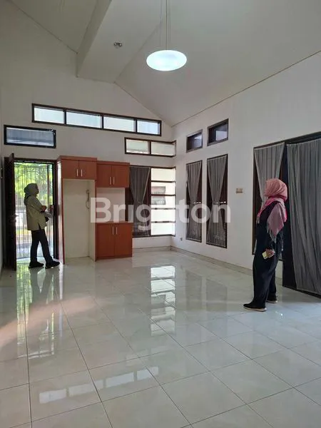 image RUMAH HOOK LT 199M², DEKAT TOL, 2 KAMAR (1)