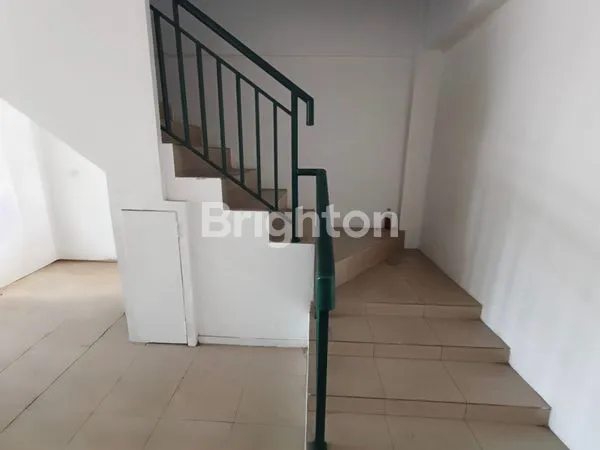 image RUKO STRATEGIS DAN KOMERSIAL 3 LANTAI DI CIDENG BARAT SIAP DIPAKAI (3)