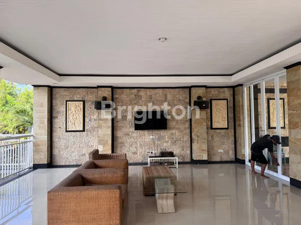 image RUMAH MEWAH KAWASAN ELIT DI SILIGITA NUSA DUA (2)