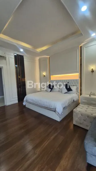 image DE SAMERA THE ICONIC LIVING TYPE 215 (5)