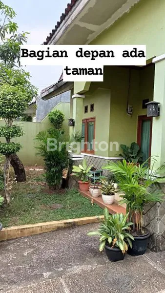 image RUMAH SIAP HUNI SATU SETENGAH LANTAI DI CONDET KRAMAT JATI (1)