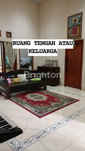 image RUMAH SIAP HUNI SATU SETENGAH LANTAI DI CONDET KRAMAT JATI (8)
