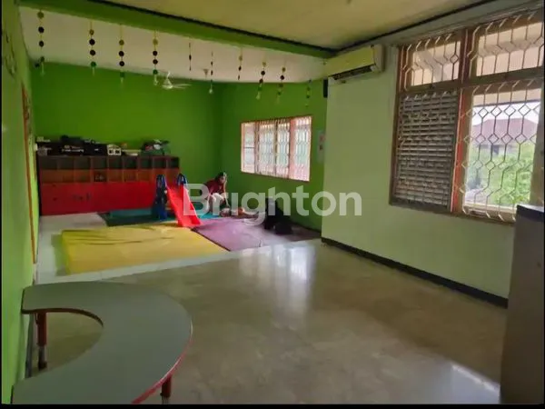 image RUMAH DI JALAN UTAMA KEMANG PRATAMA BEKASI (3)