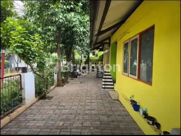 image RUMAH DI JALAN UTAMA KEMANG PRATAMA BEKASI (8)