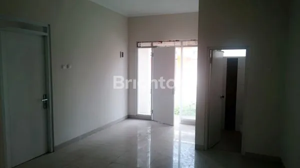 image RUMAH LA MARGAS NANJUNG  (4)