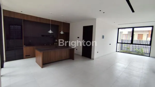 image RUMAH BARU 3 LANTAI DI RENON ,TUKAD BADUNG\\N\\NSPEK : (7)