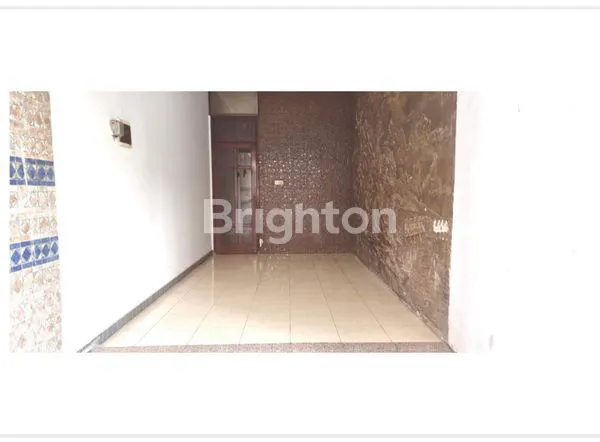 image RUMAH LUAS DAN SIAP HUNI LOKASI STRATEGIS DI - SURABAYA BARAT  (4)