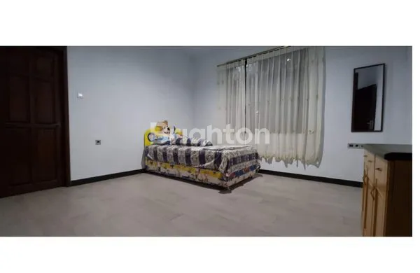 image RUMAH LUAS DAN SIAP HUNI LOKASI STRATEGIS DI - SURABAYA BARAT  (6)