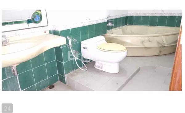 image RUMAH LUAS DAN SIAP HUNI LOKASI STRATEGIS DI - SURABAYA BARAT  (8)