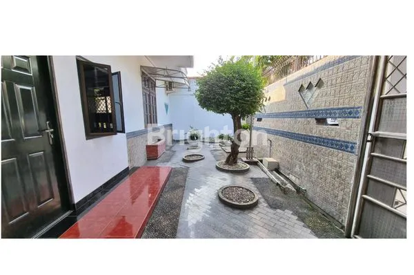 image RUMAH LUAS DAN SIAP HUNI LOKASI STRATEGIS DI - SURABAYA BARAT  (2)