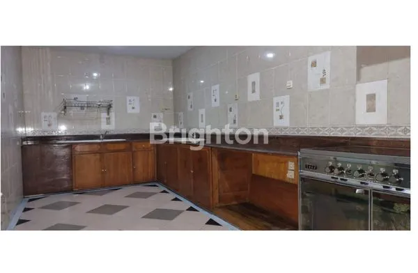 image RUMAH LUAS DAN SIAP HUNI LOKASI STRATEGIS DI - SURABAYA BARAT  (7)