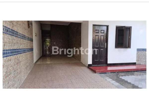 image RUMAH LUAS DAN SIAP HUNI LOKASI STRATEGIS DI - SURABAYA BARAT  (3)