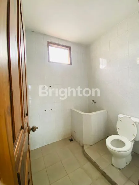 image DISEWAKAN RUKO 3 LANTAI IMAM BONJOL (8)