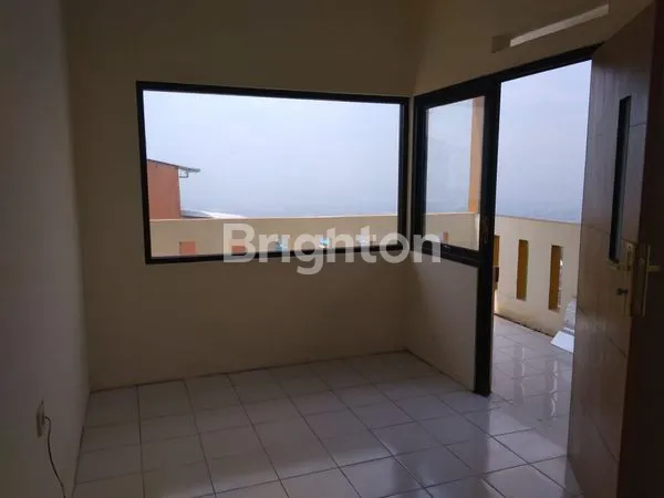 image RUMAH DIKETINGGIAN TIMUR BANDUNG (8)