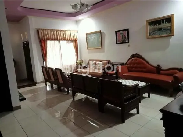 image RUMAH MEWAH 8 KAMAR DEKAT BANDARA BALIKPAPAN (2)