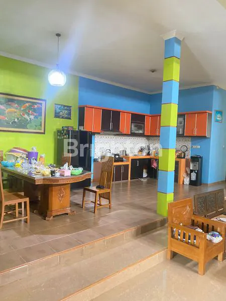 image RUMAH BESAR DENGAN TAMAN  LUAS DI SAWANGAN DEPOK\N (1)