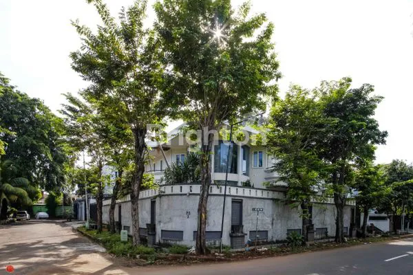 image HUNIAN EKSKLUSIF SHM, 4KT + 5KM DI JAKARTA BARAT (1)