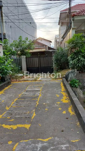 image RUMAH BESAR DI RAYA MENUR BISA TEMBUS GUBENG KERTAJAYA SURABAYA (1)