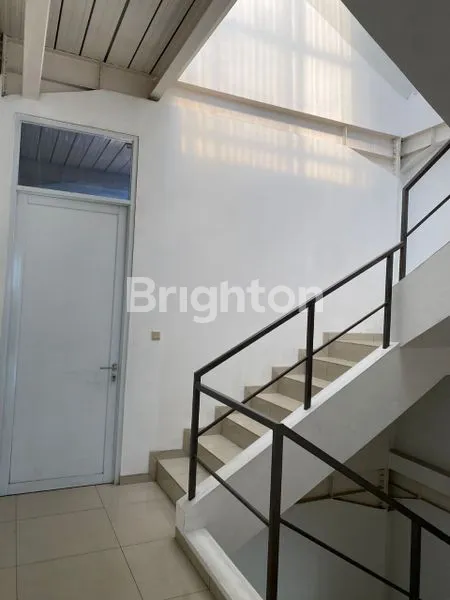 image RUKO HOKI 3 1/2 LANTAI TENGAH KOTA (2)