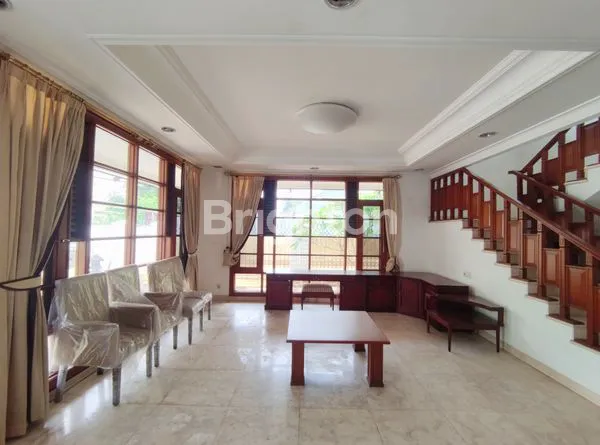 image RUMAH KEDOYA BARU DALAM KOMPLEK POSISI HOOK TERAWAT JAKARTA BARAT (1)