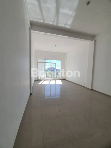 image RUKO 4LT RAYA KALIJUDAN PLOSO KENJERAN KARANG EMPAT PAKUWON CITY MERR SURABAYA ROW 2 MBL LONGGAR (2)