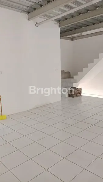 image RUKO 2½ LANTAI DI AREA MANGGAR BALIKPAPAN (2)