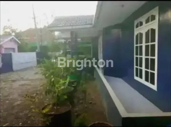 image DIJUAL RUMAH HITUNG TANAH COCOK INVESTASI BISNIS KONTRAKAN DI KALIABANG TENGAH BEKASI UTARA (2)
