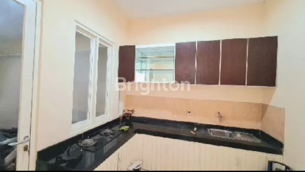 image DIJUAL RUMAH SOUTH EMERALD MANSION (4)