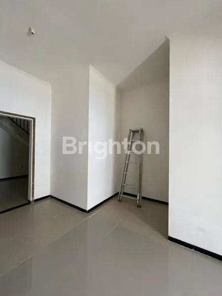 image RUMAH BARU BAGUS SIAP HUNI DI ARUMBA (8)