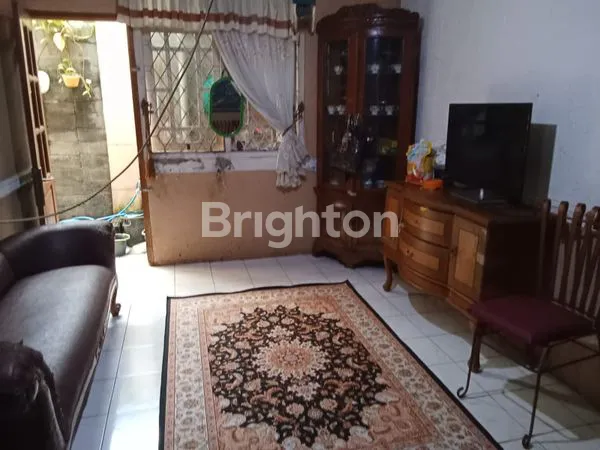 image RUMAH HOOK DI RADEN SALEH CILEDUG (3)