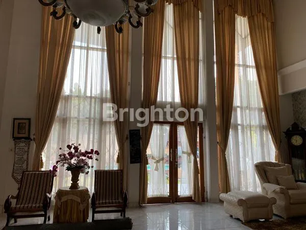 image RUMAH MEWAH 6 KAMAR TIDUR DI CILENDEK BOGOR (6)