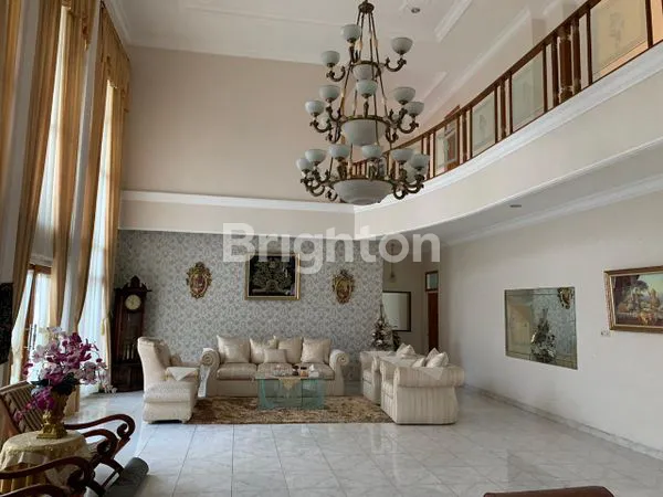 image RUMAH MEWAH 6 KAMAR TIDUR DI CILENDEK BOGOR (7)