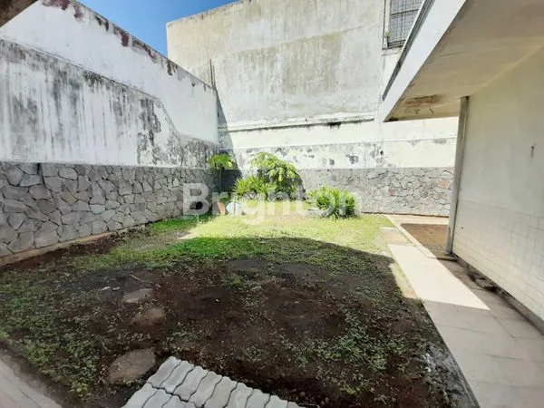 image SEWA RUMAH 4 KAMAR, LT 300M² DEKAT SUKOMANUNGGAL (6)