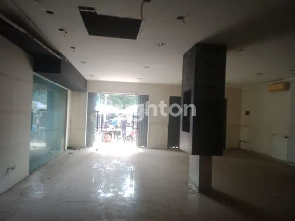 image BANGUNAN 3 LANTAI DI TEBET (4)