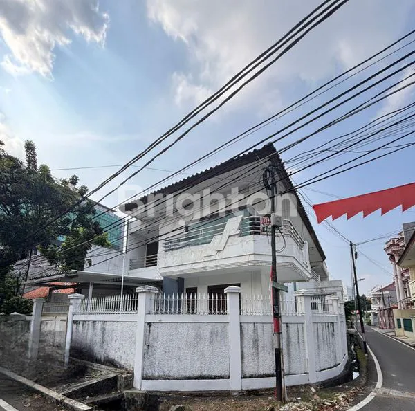 RUMAH BAGUS SIAP HUNI DI KAWASAN TENGAH KOTA JAKARTA PUSAT
