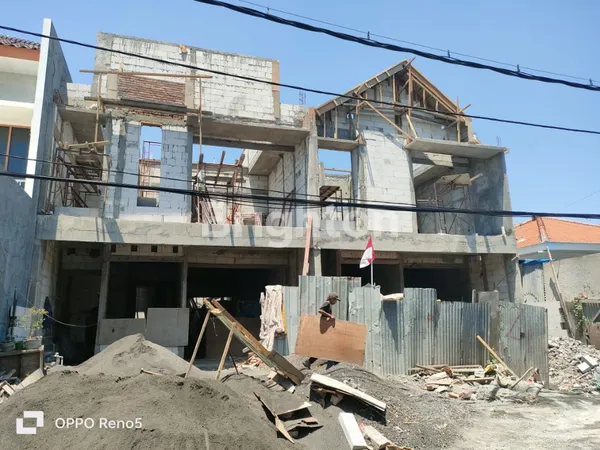 image RUMAH MANYAR TIRTOYOSO STRATEGIS PUSAT KOTA, LINGKUNGAN NYAMAN DAN TENANG (1)