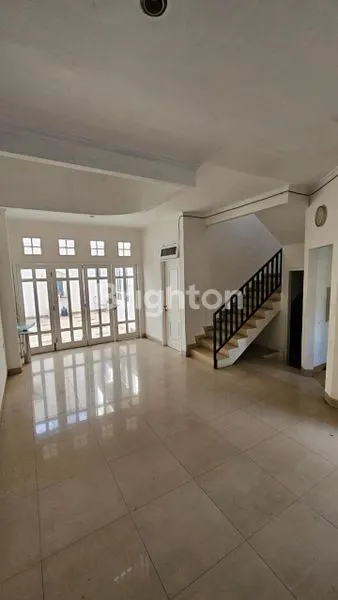 image RUMAH DUA LANTAI  (4)