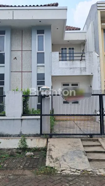 image RUMAH DUA LANTAI  (2)