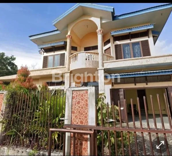 image RUMAH MEWAH 2 LANTAI (1)